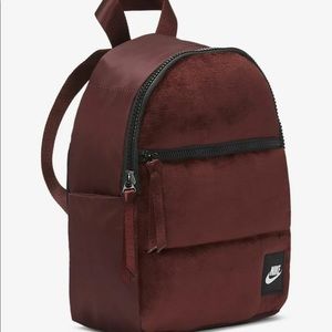 Nike Winterized Backpack Mystic Dates Sportswear Essentials Burgundy new